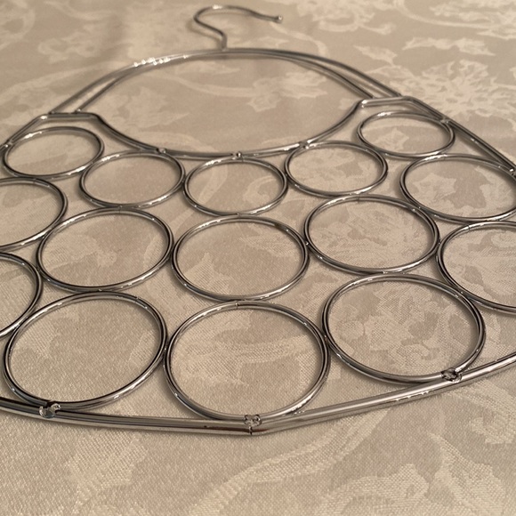 SCARF HOLDER HANGER - Picture 3 of 3